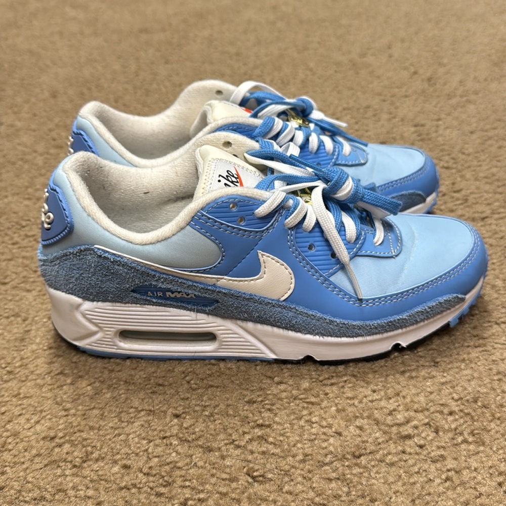 Nike women Air Max 90 SE First Use University Blue. Size 7 - Picture 3 of 5
